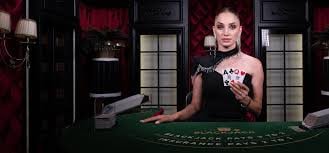 Pengguna jeniuspoker login menggunakan smartphone secara aman